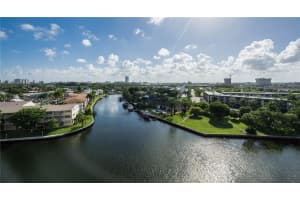 437 Golden Isles Dr 8d, Hallandale Beach