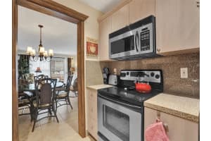 2600 Diana Dr 105, Hallandale Beach, FL 33009 - MLS#A11734203