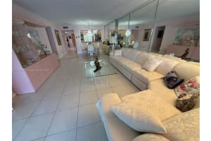 7424 Fairfax Dr, Tamarac, FL 33321, Sold 07/09/25