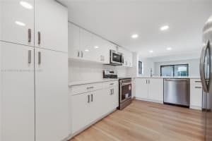 10120 NW 41st St, Doral, FL 33178, Sold 05/22/25