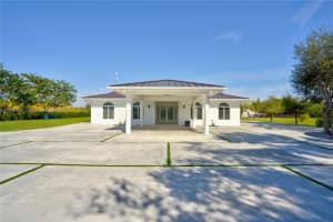20407 Sw 226th St, Miami