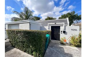 19206 Bob-O-Link Dr, Hialeah, FL 33015, Sold 04/29/25