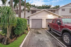 10512 NW 3rd St, Pembroke Pines, FL 33026, Sold 04/18/25