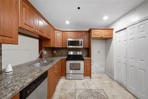 10512 NW 3rd St, Pembroke Pines, FL 33026, Sold 04/18/25