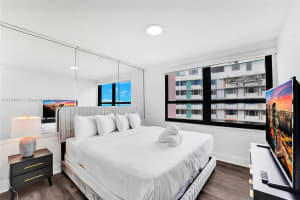 5225 Collins Ave, Miami, FL 33140, Sold 05/20/25