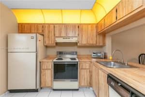 9230 NW 1st St, Pembroke Pines, FL 33024, Sold 04/21/25