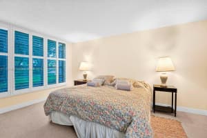 4000 N Cypress Dr, Pompano Beach, FL 33069, Sold 04/04/25