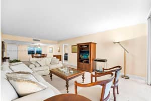 4000 N Cypress Dr, Pompano Beach, FL 33069, Sold 04/04/25