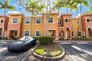 10616 SW 8th St, Pembroke Pines, FL 33025, Sold 05/08/25