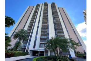 20301 W Country Club Dr APT 528, Aventura, FL 33180, - MLS#A11735092