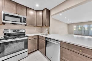 9159 SW 77th Ave, Miami, FL 33156, Sold 04/17/25