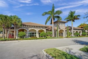4330 Hillcrest Dr, Hollywood, FL 33021, Sold 04/29/25