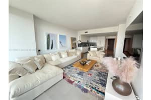 88 SE 7th St, Miami, FL 33131, Sold 04/21/25