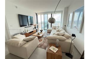88 SE 7th St, Miami, FL 33131, Sold 04/21/25