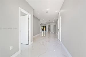 805 NW 22nd Rd, Fort Lauderdale, FL 33311, Sold 05/14/25