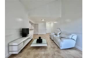 9731 Fontainebleau Blvd, Miami, FL 33172, Sold 03/28/25