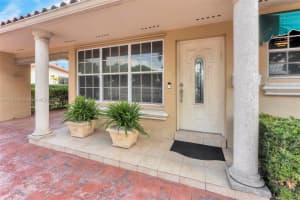 5411 W 8th Ave, Hialeah, FL 33012, Sold 05/02/25