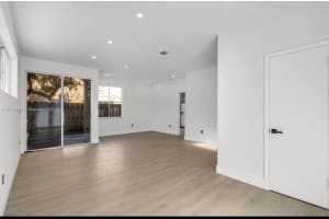 8647 NW 2nd St, Miami, FL 33126, Sold 04/25/25
