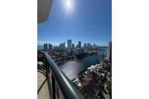 19667 Turnberry Way 25 B, Aventura