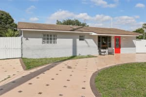 2401 Nw 179th St Miami Gardens, FL 33056 - MLS#A11736199