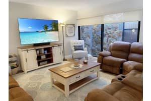 4220 W 18th Ct, Hialeah, FL 33012, Sold 04/21/25