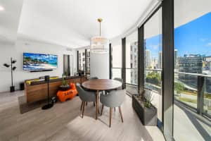 55 SW 9th St Apt 1701, Miami, FL 33130, - MLS#A11736381
