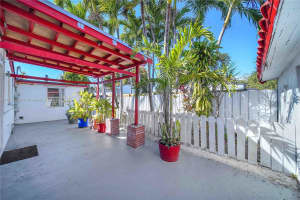 5440 SW 99th Ave, Miami, FL 33165, Sold 04/10/25