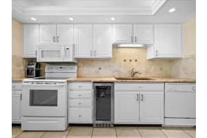18380 SE Wood Haven Ln, Jupiter, FL 33469, Sold 04/14/25