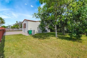 2780 NW 6th St, Miami, FL 33125, - MLS#A11736611