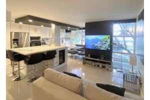 200 172nd St, Miami, FL 33162, Sold 03/21/25