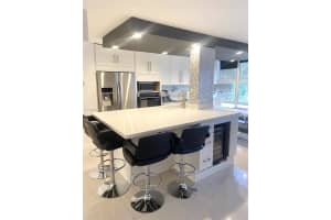200 172nd St, Miami, FL 33162, Sold 03/21/25