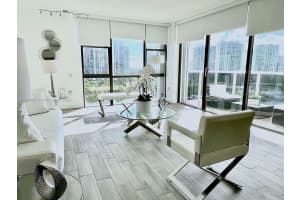 3625 N Country Club Dr 1103, Aventura