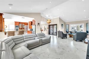 15522 NW 82nd Pl, Hialeah, FL 33016, Sold 07/02/25