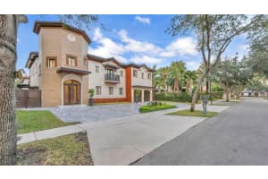 7813 NW 165th St, Miami Lakes, FL 33016, Sold 06/05/25