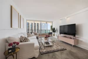 555 NE 15th St, Miami, FL 33132, Sold 05/28/25