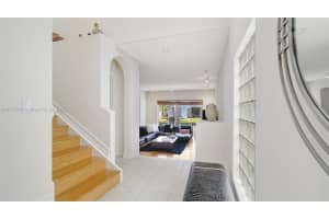 20910 NE 30th Pl, Aventura, FL 33180, Sold 04/29/25