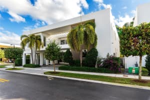 10220 NW 74th Ter, Doral, FL 33178 - MLS#A11737044