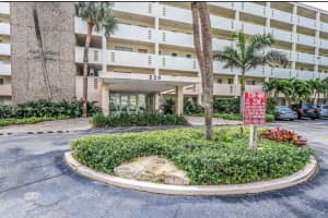 220 Kings Point Dr APT 106, Sunny Isles Beach, FL 33160, - MLS#A11737099