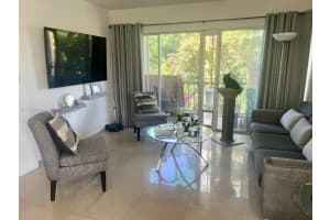 8887 Fontainebleau Blvd, Miami, FL 33172, Sold 04/17/25