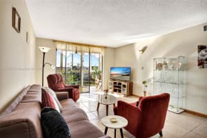 2860 Somerset Dr, Lauderdale Lakes, FL 33311, Sold 05/08/25