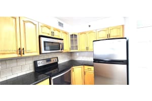 501 SW 1st St, Miami, FL 33130, Sold 03/27/25
