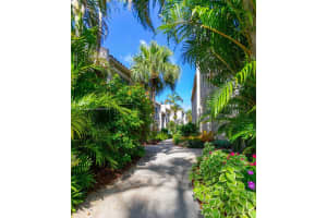 5350 NE 6th Ave, Oakland Park, FL 33334, Sold 05/19/25