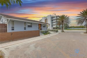 328 Missouri St, Hollywood, FL 33019, - MLS#A11737852