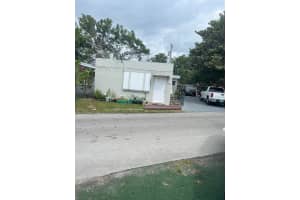 2381 Ne 137 St, North Miami Beach