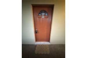 8101 Sunrise Lakes Dr W Apt 309, Sunrise, FL 33322, Sold 10/31/25