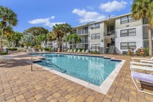 752 Executive Center Dr 37, West Palm Beach
