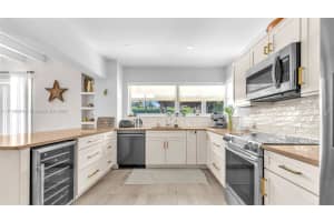 6720 SW 48th St, Miami, FL 33155, Sold 06/04/25