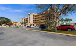 10155 NW 9th St Cir, Miami, FL 33172, Sold 04/07/25