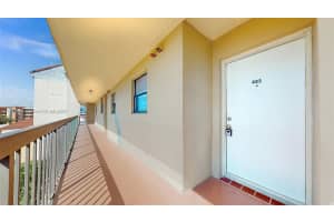 10155 NW 9th St Cir, Miami, FL 33172, Sold 04/07/25