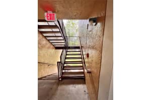204 Palm Cir W, Pembroke Pines, FL 33025, Sold 05/22/25
